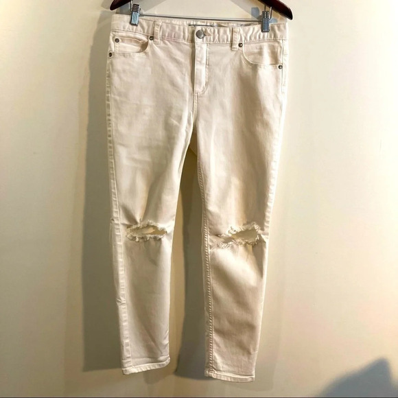 FREE PEOPLE Sz 31 Boyfriend Style Distressed Jeans - Picture 1 of 14